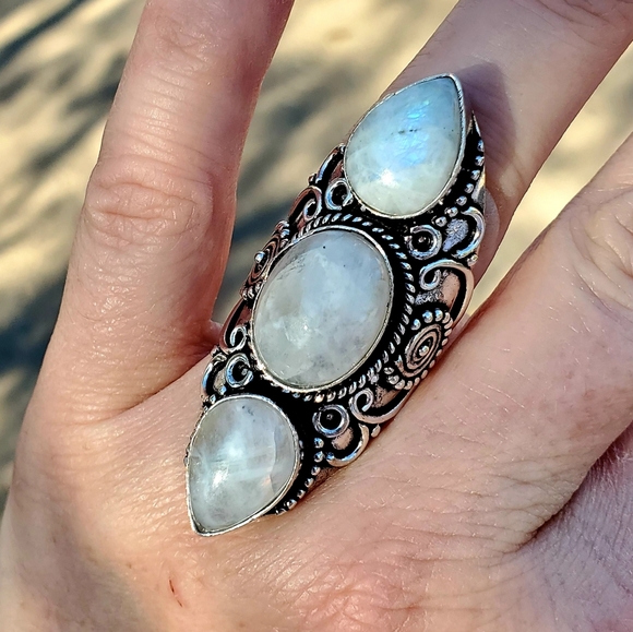New Rainbow Moonstone 925 Silver Statement Ring. - Picture 7 of 15